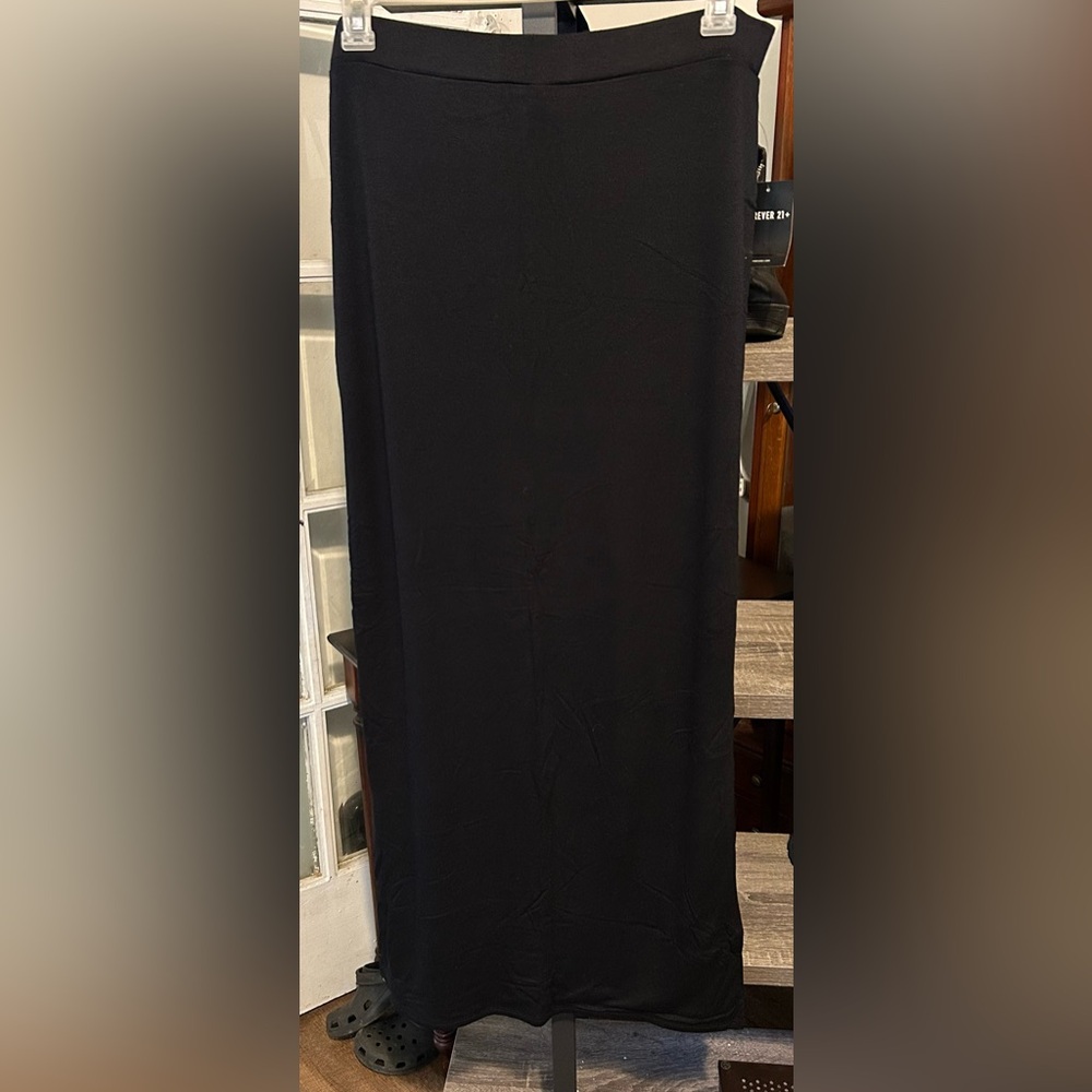 Forever 21 Long black skirt